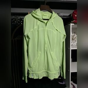Light Green 💚 Lululemon Long Sleeve Jacket 🧥 Lightened